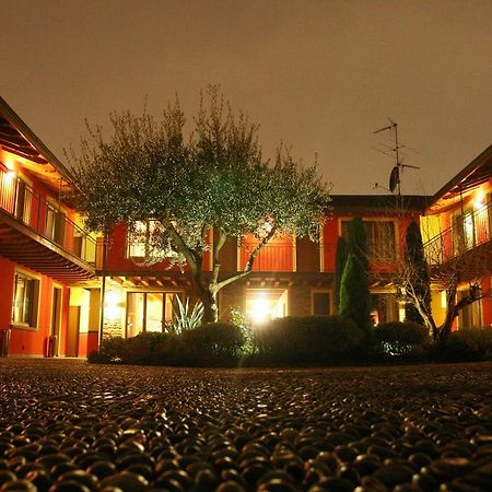 Corte Nuova Aparthotel Бергамо Екстериор снимка