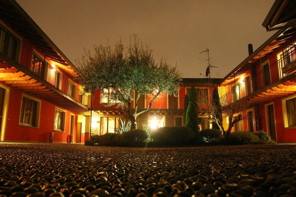Corte Nuova Aparthotel Бергамо Екстериор снимка