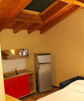 Corte Nuova Aparthotel Бергамо Екстериор снимка